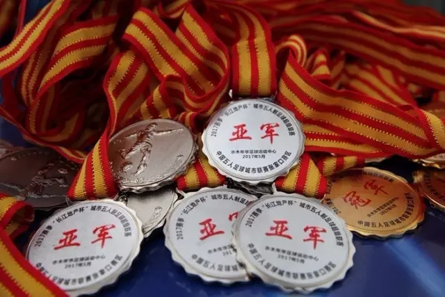 里夫斯：成为湖人队中资历最深的球员，我愿承担责任